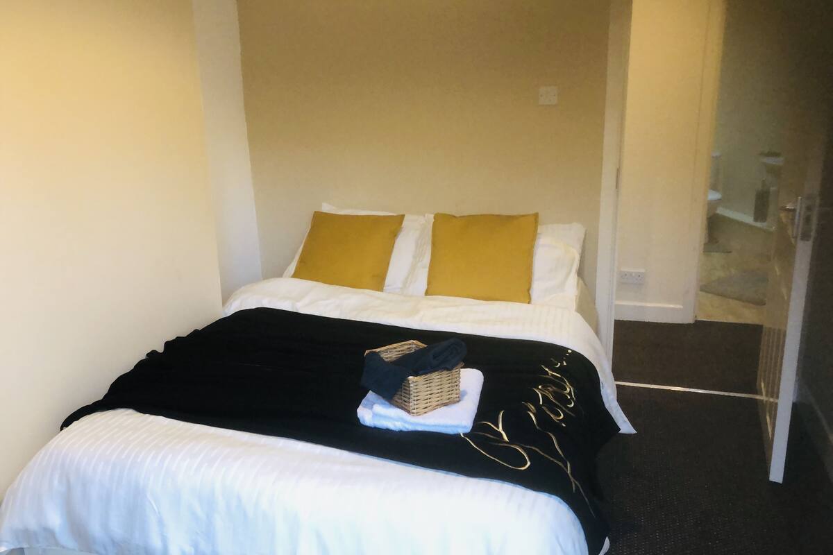 Deluxe Double Room, 1 Double Bed, Non Smoking | Extra beds