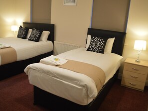 In-room safe, soundproofing, iron/ironing board, free WiFi - The Townhouse Newcastle (Newcastle-upon-Tyne)