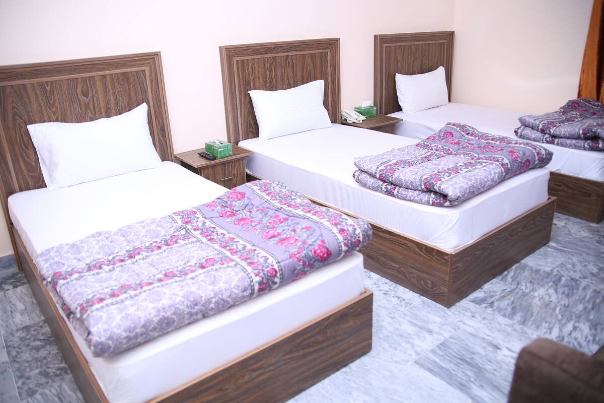 Comfort-Doppelzimmer zur Einzelnutzung, 1 Doppelbett, Meerblick, zum Garten hin | Zustellbetten