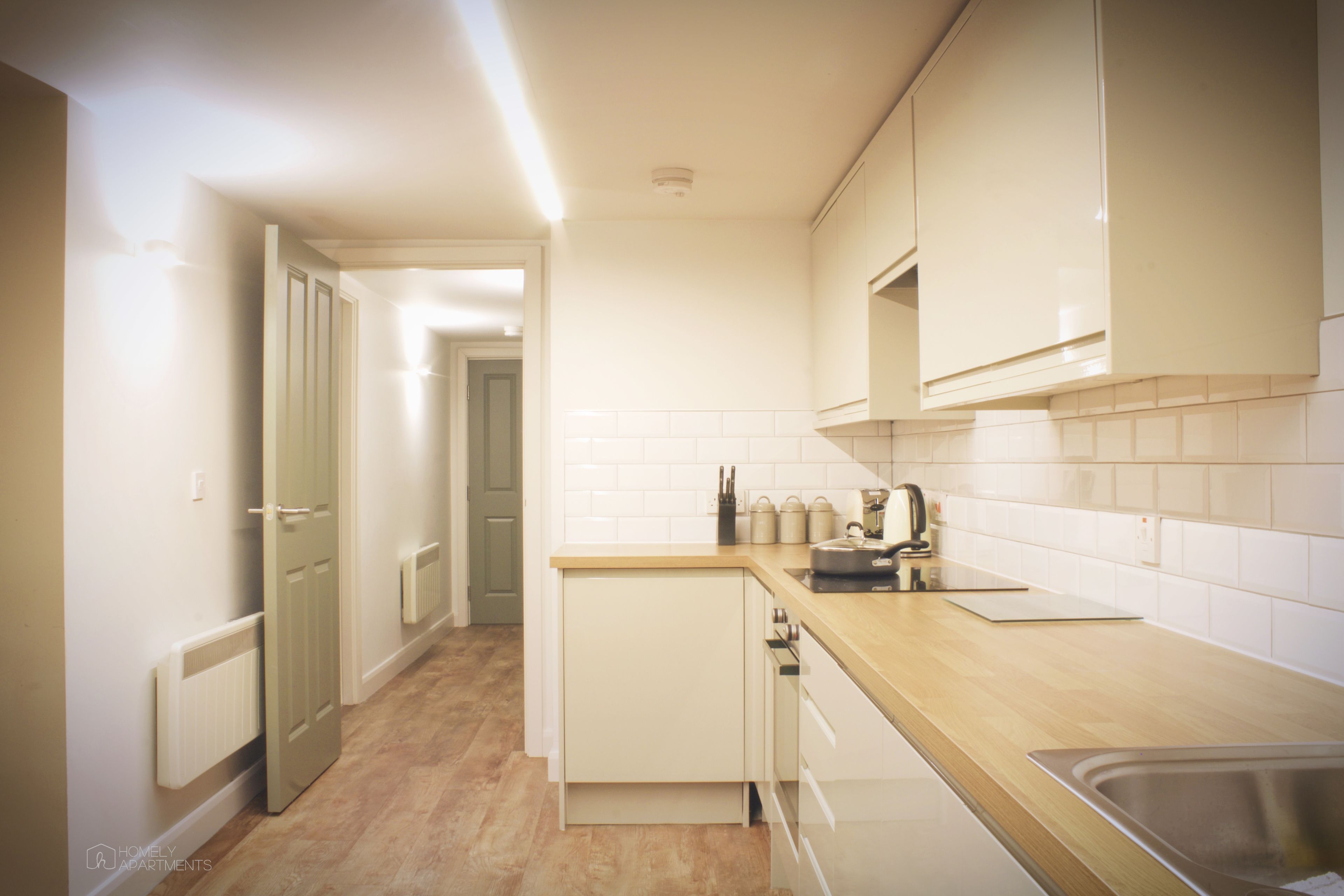 Comfort Apartment, 1 Double Bed, Non Smoking | Private kitchen | Full-sized fridge, microwave, oven, stovetop