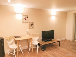 Comfort Apartment, 1 Double Bed, Non Smoking | In-room dining - Homely Serviced Apartments - Figtree (Sheffield)