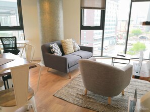 Leilighet | Oppholdsområde | Flatskjerm-TV og Netflix