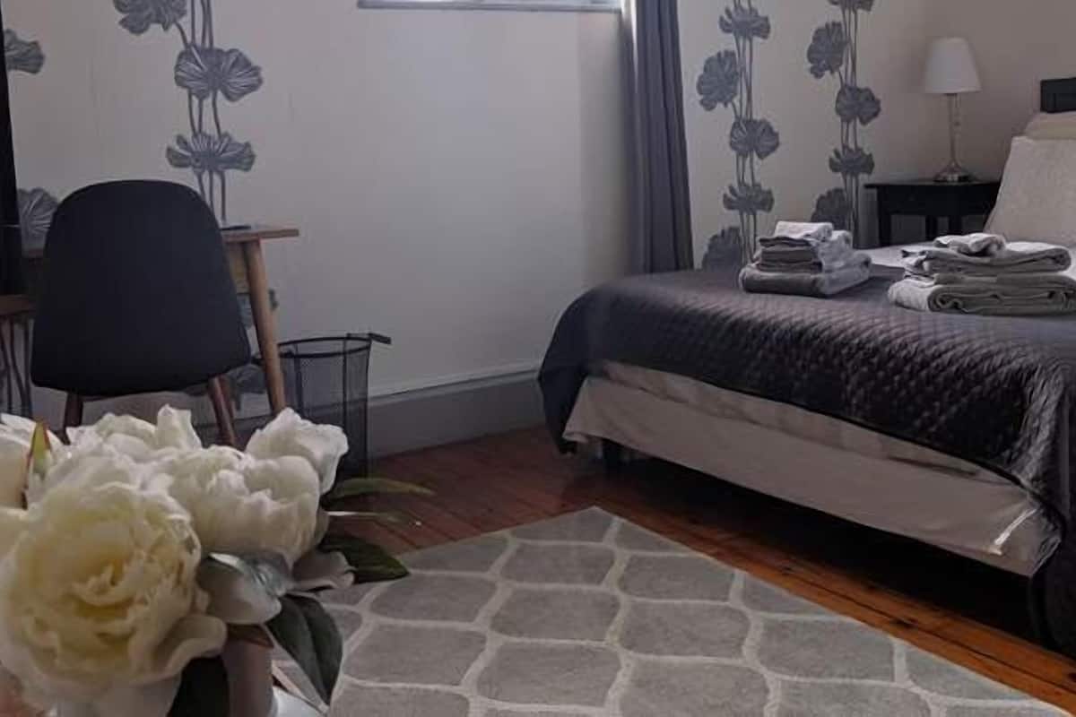 Camera doppia (Florale) | Con stile personalizzato, con arredamento individuale, tende oscuranti