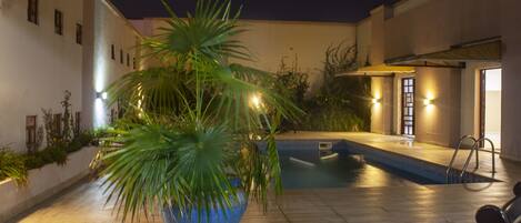 Outdoor pool, pool loungers