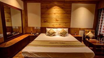 Desk, blackout drapes, iron/ironing board, free WiFi