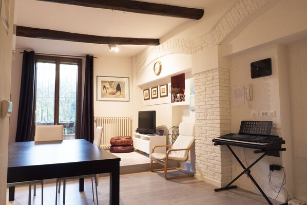 Apartment, 1 Schlafzimmer | Wohnbereich | LCD-Fernseher