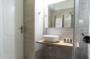 Διαμέρισμα, 1 Υπνοδωμάτιο | Μπάνιο | Ντουζιέρα, δωρεάν προϊόντα προσωπικής περιποίησης, πιστολάκι μαλλιών