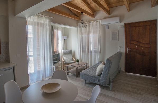 Apartment, 1 Bedroom | Living area
