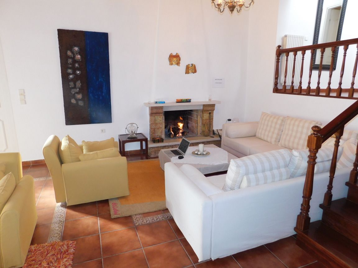 Vila | Ruang keluarga | TV layar datar dan pemutar DVD