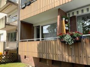 Unclassified image, 2 of 13, button