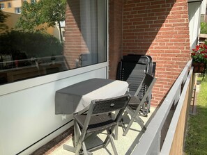 Unclassified image, 4 of 13, button