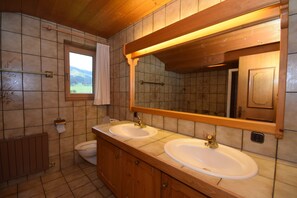 Shower, towels