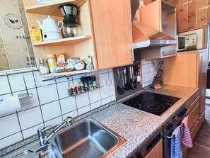 Køleskab, mikrobølgeovn, ovn, opvaskemaskine