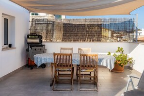Outdoor dining - Romantic Casa Coronel Aloy with Modern Interiors, Rooftop Terrace, Air Conditioning and Wi-Fi (Pollença)