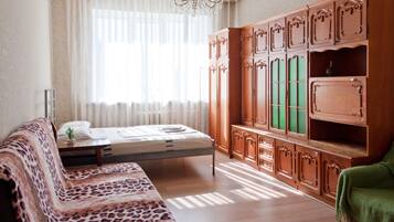 Apartment, Mehrere Betten, Stadtblick | Schallisolierte Zimmer, Bügeleisen/Bügelbrett, kostenloses WLAN