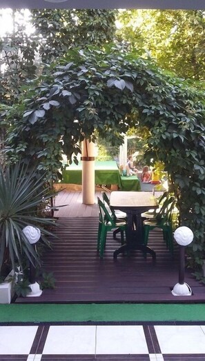 Courtyard - Zolotaya Rybka (Anapa)