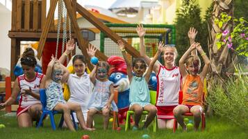 Children’s play area – outdoor