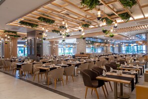 3 restaurants, breakfast, lunch, dinner served; international cuisine - Side Royal Style Hotel (Manavgat)