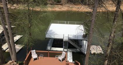 Sparen Sie im August! Platz fĂŒr 30, 8 Schlafzimmer, 2 voll ausgestattete KĂŒchen, riesiges Dock, 5 1/2 BĂ€der