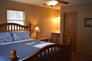 8 chambres, fer et planche à repasser, Wi-Fi gratuit, draps fournis