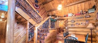 Huge 8 bdm 7 baths, log cabin with views!!! sleeps 35, eating for 28, pets ok

