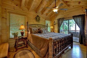 3 bedrooms, iron/ironing board, free WiFi, bed sheets - Sale! Incredible Views-Hot Tub on Deck-Clean-Fireplace-15 Minutes to Blue Ridge (Cherry Log)