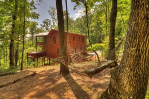 Exterior - Sale! Incredible Views-Hot Tub on Deck-Clean-Fireplace-15 Minutes to Blue Ridge (Cherry Log)