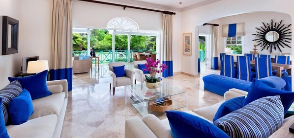 TV, DVD player - Villa Moon Dance (Paynes Bay)