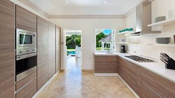 Stovetop, dishwasher, cookware/dishes/utensils