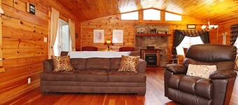 Spring Fling at Bryson City !!! - Cozy Log Cabin
