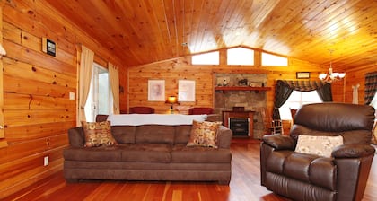Spring Fling at Bryson City !!! - Cozy Log Cabin