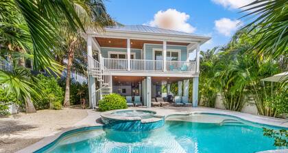 4 Beds 4.5 Bath with Pool 3 Blocks to Beach