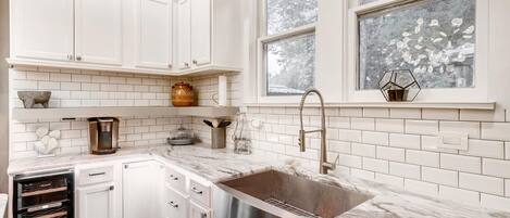 雪櫃、微波爐、爐具、洗碗機