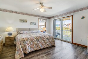 4 habitaciones, tabla de planchar con plancha, wifi y ropa de cama 