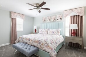 7 chambres, fer et planche à repasser, Wi-Fi, draps fournis