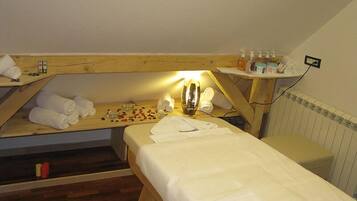 Couples treatment room(s), hot stone massages, deep-tissue massages