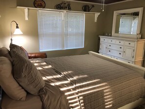 1 bedroom, desk, iron/ironing board, free WiFi