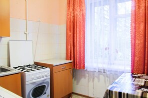 Apartment, 1 Doppelbett und Schlafsofa, Stadtblick | Bügeleisen/Bügelbrett, kostenloses WLAN, Bettwäsche