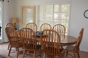 Dining - Cozy Cabin,Sandy Beach,Fantastic Dock W/ 50' TV & Boat Launch (Dadeville)