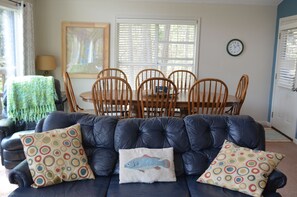 Smart TV, fireplace, video games, DVD player - Cozy Cabin,Sandy Beach,Fantastic Dock W/ 50' TV & Boat Launch (Dadeville)