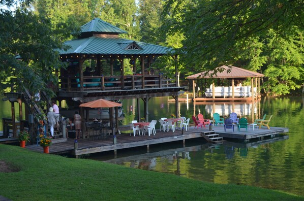 屋外ダイニングエリア