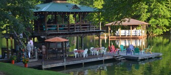 Cozy Cabin,Sandy Beach,Fantastic Dock W/ 50' TV & Boat Launch