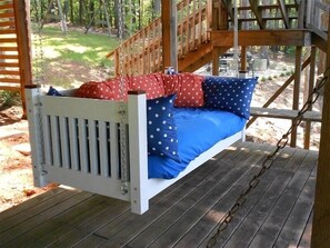 Terrace/patio - Cozy Cabin,Sandy Beach,Fantastic Dock W/ 50' TV & Boat Launch (Dadeville)