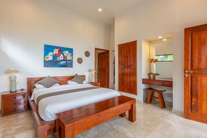 3 bedrooms, desk, WiFi, bed sheets - Luxury beachfront villa Boathouse (Melaya)