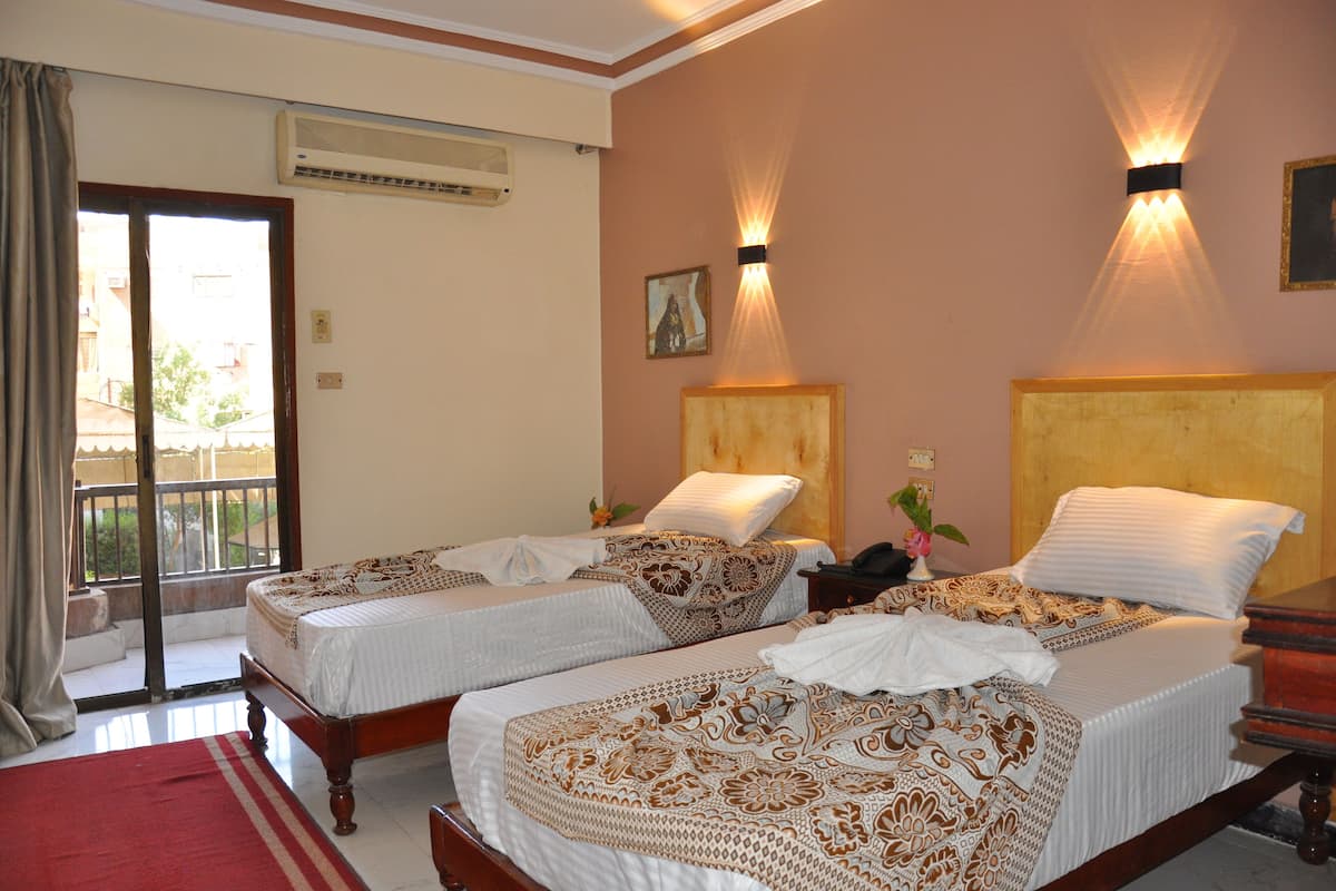 Superior Double or Twin Room | 1 bilik tidur, peti besi dalam bilik, langsir/tirai gelap terus