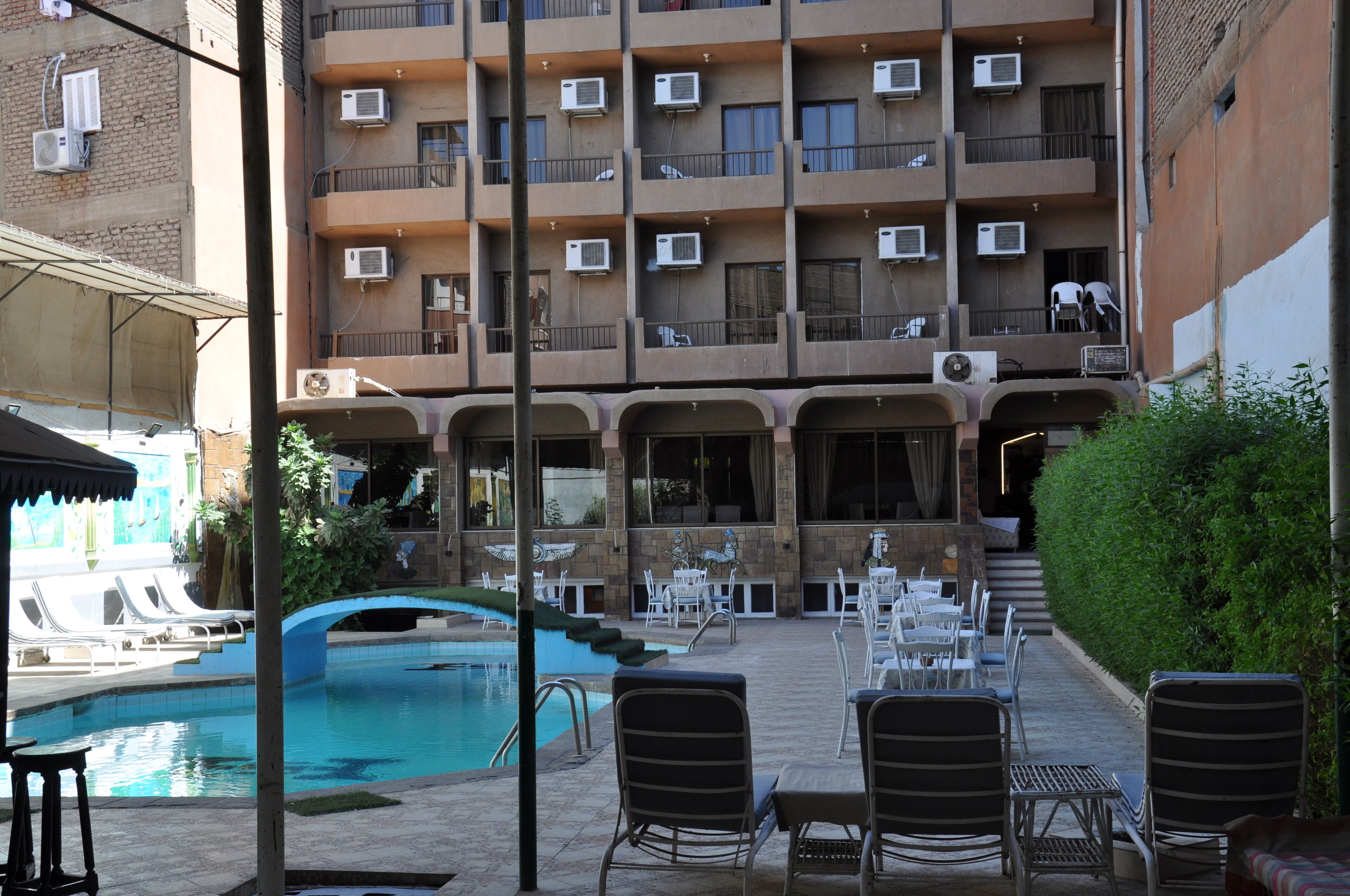 outdoor pool, pool loungers