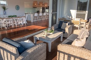 Dining - SERENITY BEACH RETREAT - Hamptons Beach HavenCasuarina - sleeps 14 -7 bedrooms (Casuarina)