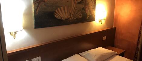 4 slaapkamers, een bureau, verduisterende gordijnen, gratis wifi