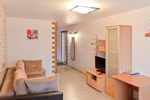Apartment, Mehrere Betten, Stadtblick | Schallisolierte Zimmer, Bügeleisen/Bügelbrett, kostenloses WLAN