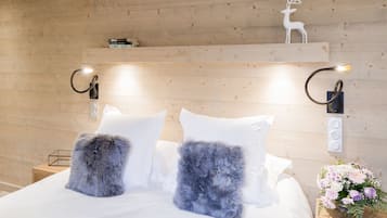 Apartment, 4 Bedrooms, Balcony | 4 bedrooms, in-room safe, iron/ironing board, cots/infant beds